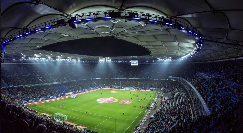 Championship Thriller: Dramatic Stoppage-Time Winner Crowns New Champions in Historic Final